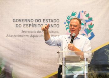 Governo entrega mais de R$ 8 milhões em máquinas e equipamentos agrícolas