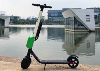 Uber e outras 10 empresas entregam planos para operar patinete em SP