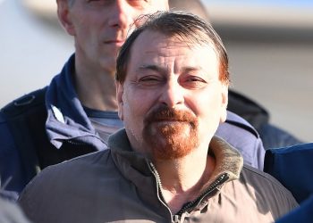 Battisti admite envolvimento em quatro assassinatos, diz procurador italiano