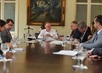 Equipe do Conselho Nacional de Justiça apresenta programa ao Governo do Estado