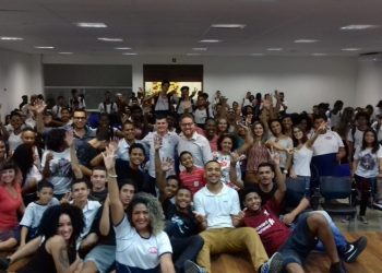 Em clima de união e paz, escolas comemoram o Dia da Família na Escola