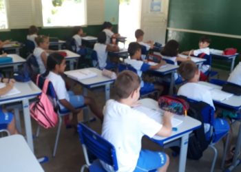 Prefeitura de Rio Bananal investe na aquisição de novas carteiras escolares