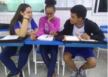 Escola de Colatina insere artigos científicos em aulas de Biologia