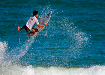 Linhares Recebe Os Melhores Surfistas do Brasil para a tríplice coroa quebra onda de Surf 2019