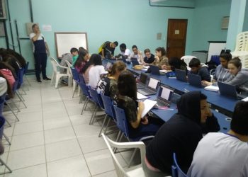 Professores se unem e garantem aprendizado dinâmico e boas avaliações