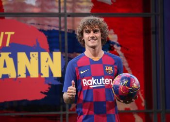 Griezmann é apresentado oficialmente no Barcelona, ganha a camisa 17 e diz: “Estou preparado”