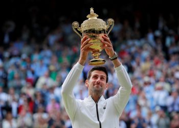 Djokovic salva match points, supera Federer em final épica e fatura o penta em Wimbledon