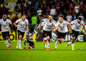 Athletico elimina Flamengo no Maracanã , e jogadores desabafam