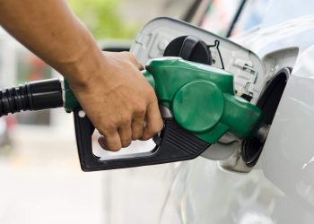 Petrobras reduz preço do litro da gasolina em R$ 0,07 e do diesel em R$ 0,08
