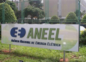 Aneel aprova redução nas contas de luz em quatro distribuidoras