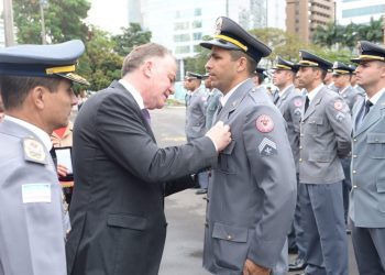 Casagrande participa da formatura de sargentos no Corpo de Bombeiros
