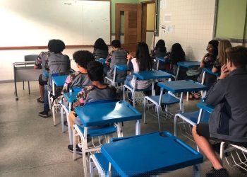 Mais de R$ 9 milhões em novos mobiliários para escolas da Rede Estadual