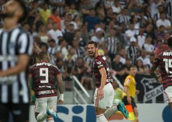 Novo Lider! Flamengo vence Ceará com gol de bicicleta de Arrascaeta e vira líder do brasileirão