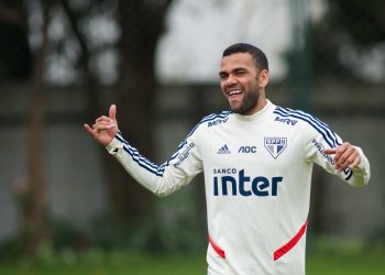 Daniel Alves é registrado no BID e fica liberado para estrear pelo São Paulo