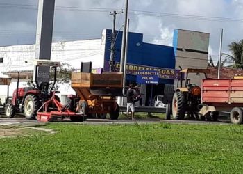 Cafeicultores interditam BR-101 em protesto no Norte do ES