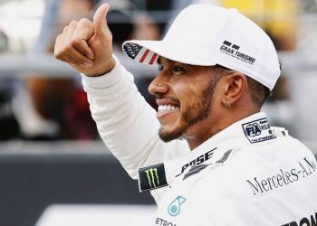 Lewis Hamilton fala em futuro aberto, mas acredita ser difícil deixar a Mercedes