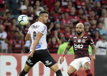 Com golaço de Gabigol, Flamengo vence o Santos no Maracanã e termina o primeiro turno na liderança