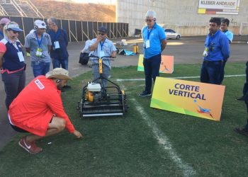Fifa organiza seminário de preparação de gramados no Kleber Andrade