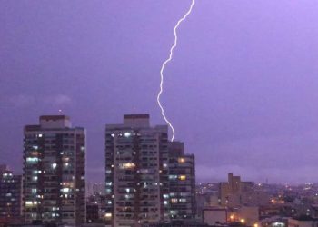 Instituto emite aviso de chuva forte e tempestade de raios no Espírito Santo