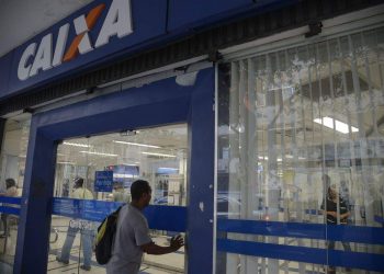Saque FGTS: agências funcionam com horário estendido nesta segunda e terça-feira