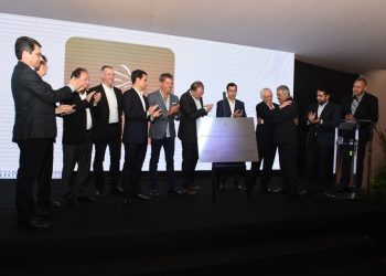 Casagrande participa do lançamento da pedra fundamental de fábrica de café solúvel em Linhares