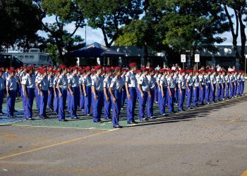 Quinze Estados e DF aderiram ao Programa de Escolas Cívico-Militares, diz MEC