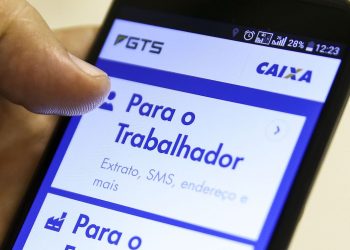 Trabalhadores já podem optar pelo saque-aniversário do FGTS