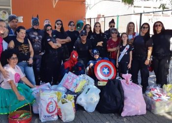 Brinquedos produzidos em presídios são entregues no Dia das Crianças
