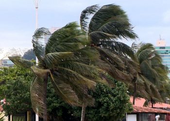 ES tem alerta de granizo, tempestade de raios, chuvas intensas e vento forte
