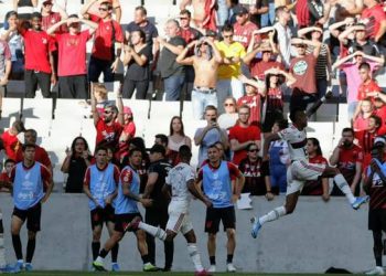 Bruno Henrique brilha, Flamengo quebra tabu, e vence o Athletico na Baixada