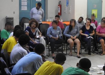 Projeto leva poesia como instrumento de transformação aos adolescentes do Iases
