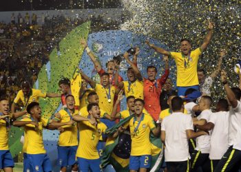 Brasil vence México de virada, com gol nos acréscimos do 2º tempo