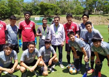 Comitiva da Sesport visita treino da seleção sub-17 do Japão na Serra
