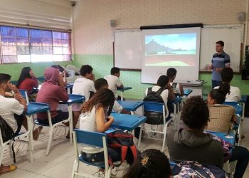 Escola de Conceição da Barra promove palestra motivacional