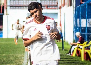 Sobrevivente de incêndio critica Flamengo por dispensa por telefone