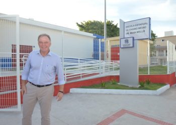 Governo do Estado entrega obra de reconstrução de escola em Guarapari
