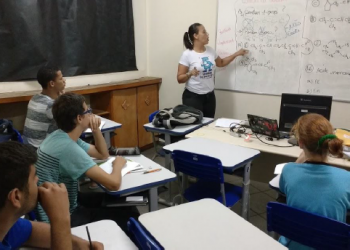 Alunos da Escola Estadual Oral e Auditiva de Vitória conquistam vaga no Ensino Superior Público