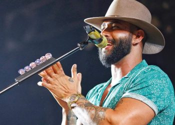 Em quarentena, Gusttavo Lima faz live com show de 05 horas e arrecada dezenas de toneladas de doações