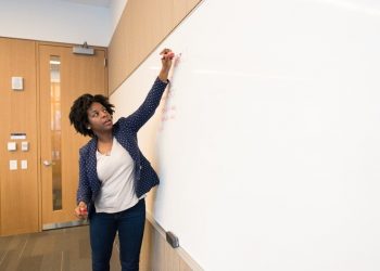 Inscrições para professores atuarem no Qualificar ES são prorrogadas até terça-feira (17)