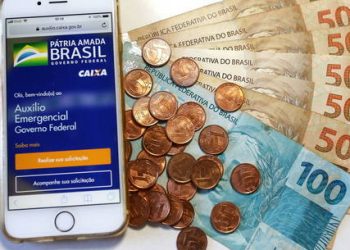 Paulo Guedes dá aval para mais três parcelas do auxílio emergencial