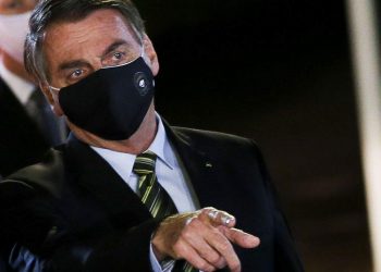 Governo não vai suportar mais duas parcelas de R$ 600 de auxílio, diz Bolsonaro