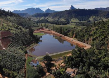 Governo do Estado anuncia obras e entrega barragens em Itarana e Itaguaçu