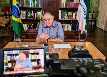 Governador entrega obras de calçamento rural em Marechal Floriano