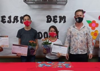 Estudantes de escola em área de assentamento recebem Prêmio Abric de Incentivo à Ciência