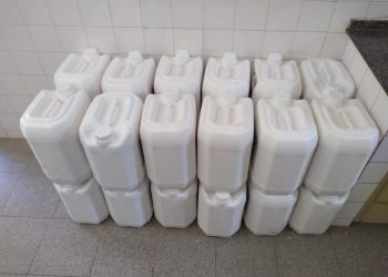 Idaf apreende carga irregular de 580 litros de agrotóxicos