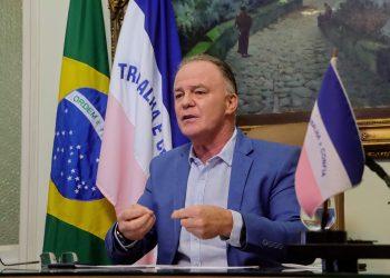 Casagrande vai divulgar plano econômico nesta sexta-feira para compensar perdas no ES