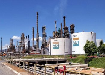 Gasolina e diesel caem para o consumidor final na semana, mas GLP sobe, diz ANP