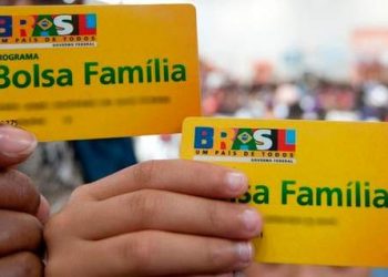 Beneficiários do Bolsa Família começa a receber a 3ª parcela do auxílio. Veja calendário completo