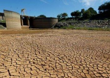 Crise hídrica alerta famílias e empresas a utilizarem energias limpas e eficientes