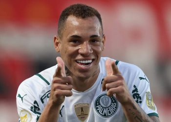 Palmeiras faz 3 no Atlético-GO e amplia vantagem na liderança do Brasileirão